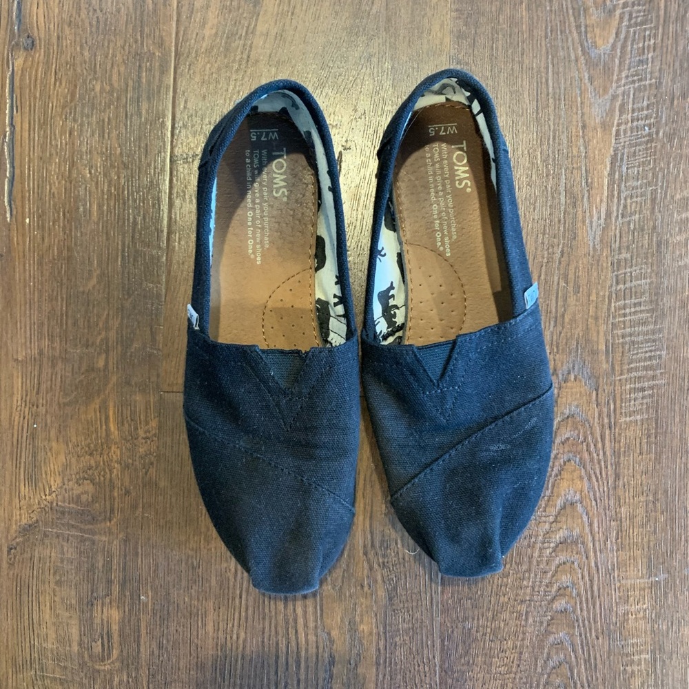 Classic Black Toms